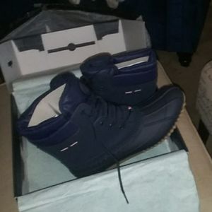 Brand new never worn mens size 11 Tommy Hilfiger p